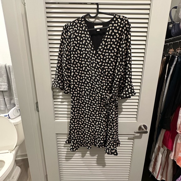 LOFT Black and White Floral Mini Dress - Picture 1 of 2